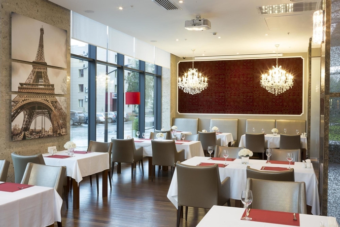 Imagen del bar/restaurante del Hotel Doubletree By Hilton Novosibirsk. Foto 5