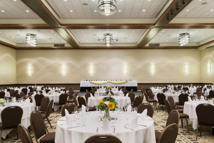 Imagen de los interiores del Hotel Doubletree By Hilton Omaha Downtown. Foto 13