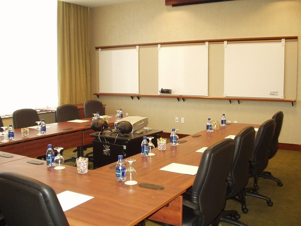 Imagen de los interiores del Hotel Doubletree By Hilton Omaha Downtown. Foto 14