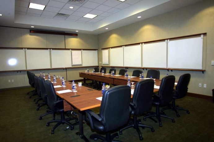 Imagen de los interiores del Hotel Doubletree By Hilton Omaha Downtown. Foto 15