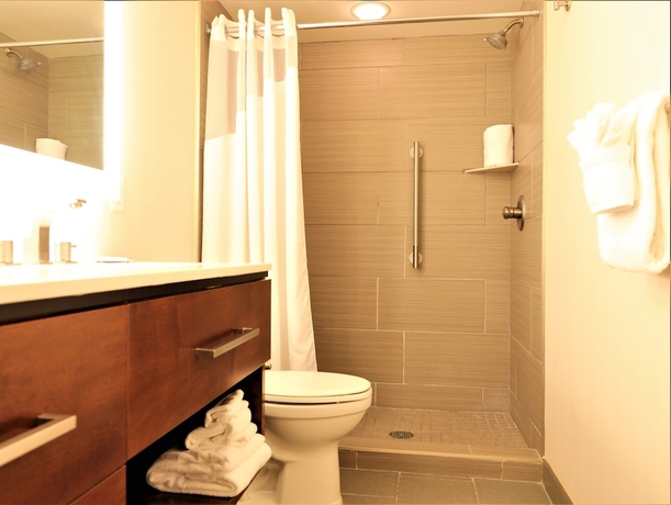 Imagen de la habitación del Hotel Doubletree By Hilton Omaha Southwest. Foto 10