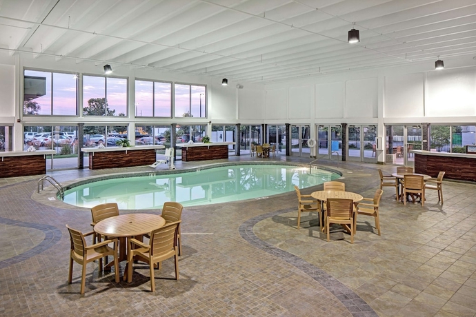 Imagen general del Hotel Doubletree By Hilton Omaha Southwest. Foto 1