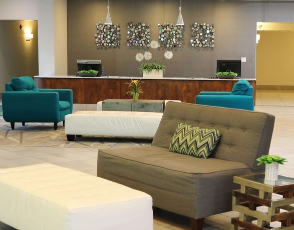 Imagen de los interiores del Hotel Doubletree By Hilton Omaha Southwest. Foto 13