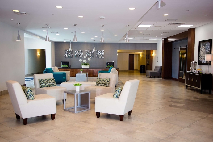 Imagen de los interiores del Hotel Doubletree By Hilton Omaha Southwest. Foto 14
