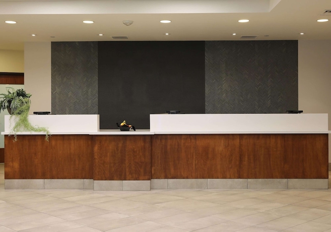 Imagen de los interiores del Hotel Doubletree By Hilton Omaha Southwest. Foto 16