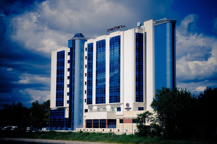 Imagen general del Hotel Doubletree By Hilton Oradea. Foto 1