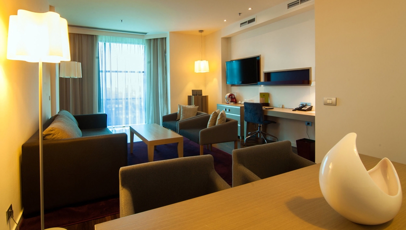 Imagen de los interiores del Hotel Doubletree By Hilton Oradea. Foto 10