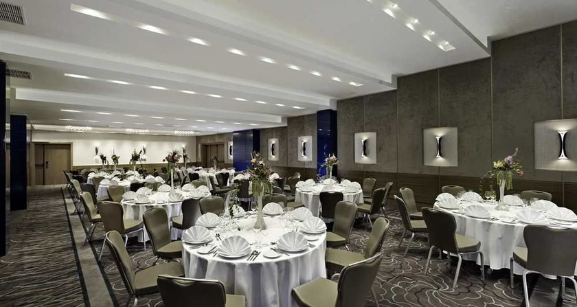 Imagen de los interiores del Hotel Doubletree By Hilton Oradea. Foto 15