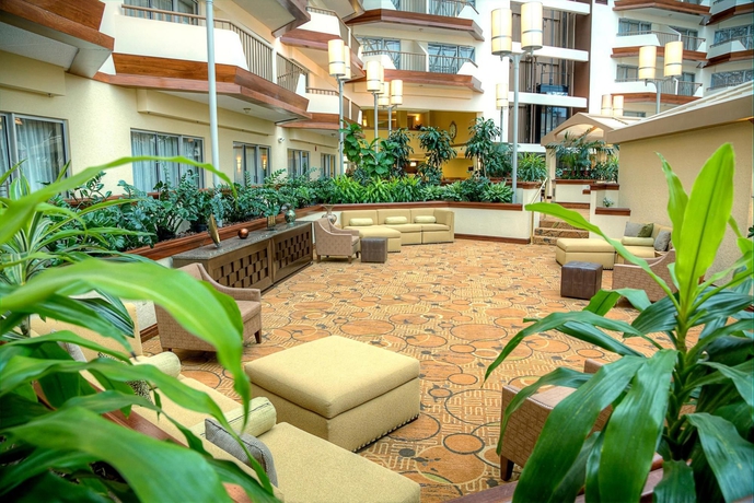 Imagen de los interiores del Hotel Doubletree By Hilton Orlando Airport. Foto 8