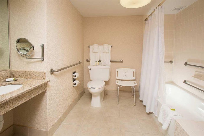 Imagen de la habitación del Hotel Doubletree By Hilton Orlando Airport. Foto 5