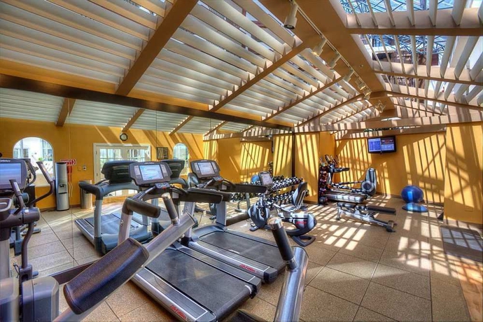 Imagen de los interiores del Hotel Doubletree By Hilton Orlando Airport. Foto 10