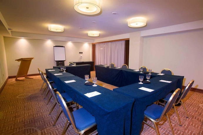 Imagen de los interiores del Hotel Doubletree By Hilton Orlando Airport. Foto 11