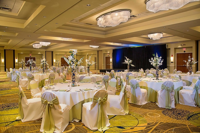 Imagen de los interiores del Hotel Doubletree By Hilton Orlando Airport. Foto 12