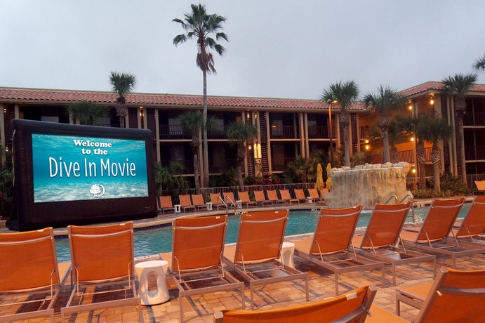 Imagen de la piscina del Hotel Doubletree By Hilton Orlando At Seaworld. Foto 14