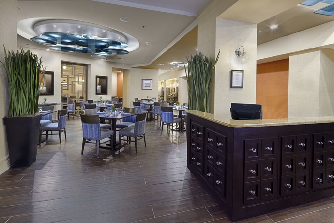 Imagen del bar/restaurante del Hotel Doubletree By Hilton Orlando Downtown. Foto 2