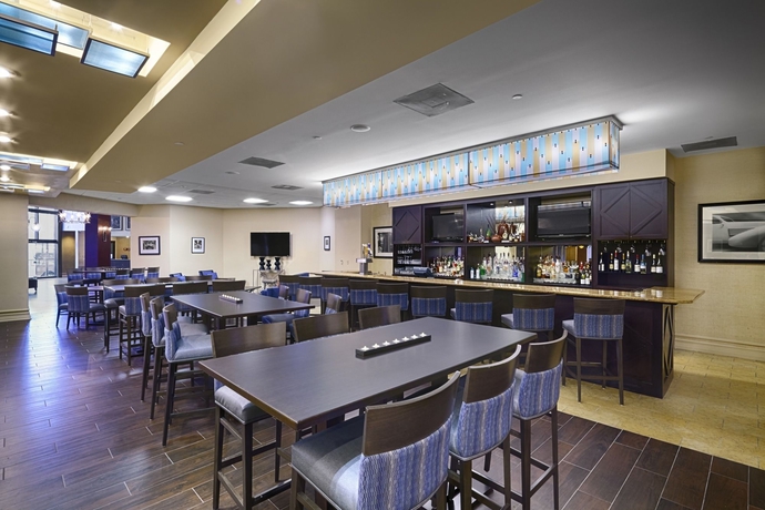 Imagen del bar/restaurante del Hotel Doubletree By Hilton Orlando Downtown. Foto 6