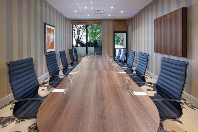 Imagen de los interiores del Hotel Doubletree By Hilton Orlando East - Ucf Area. Foto 8