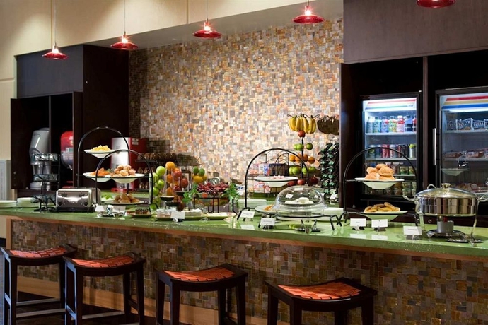 Imagen del bar/restaurante del Hotel Doubletree By Hilton - Palm Beach Gardens. Foto 4