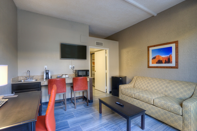 Imagen de los interiores del Hotel Doubletree By Hilton Phoenix North. Foto 7