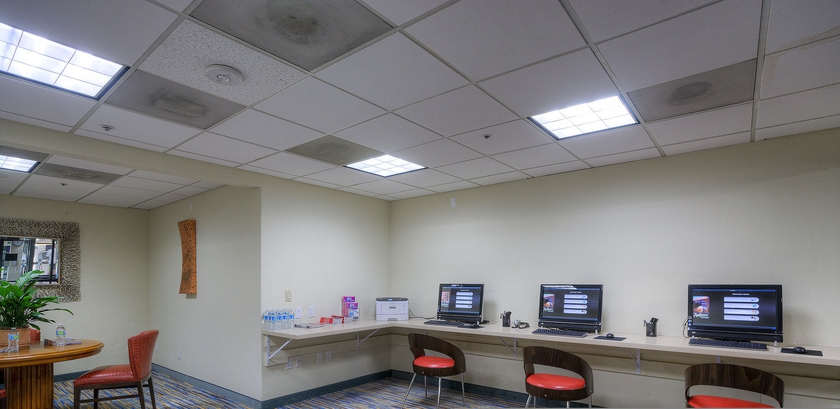 Imagen de los interiores del Hotel Doubletree By Hilton Phoenix North. Foto 10