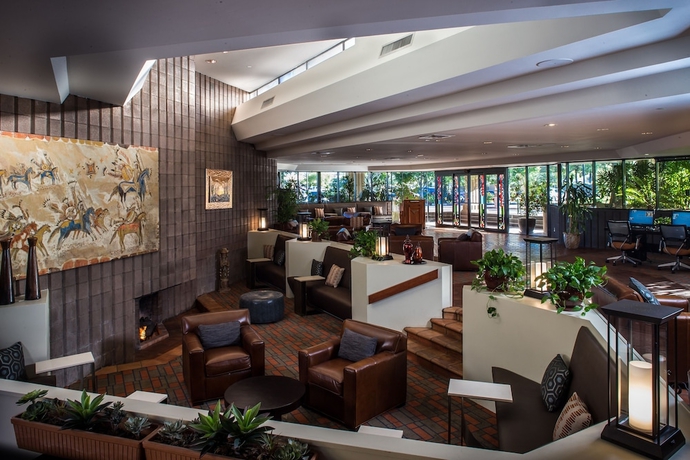 Imagen de los interiores del Hotel Doubletree By Hilton Phoenix Tempe. Foto 14