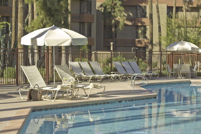 Imagen de la piscina del Hotel Doubletree By Hilton Phoenix Tempe. Foto 18