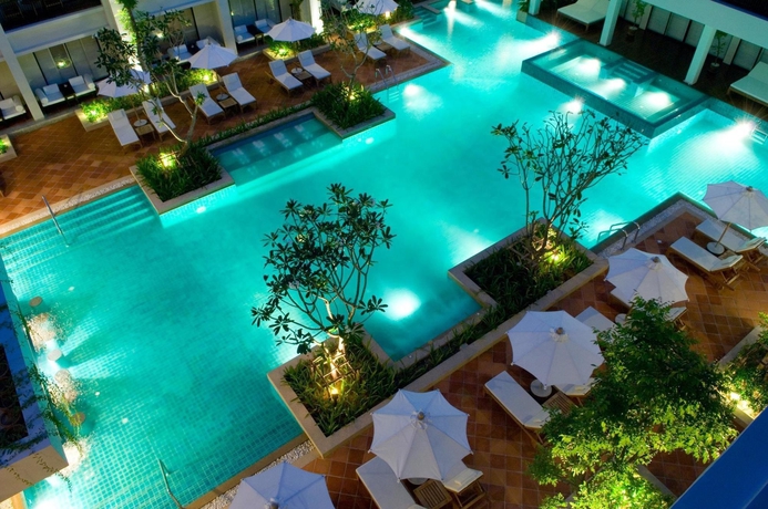 Imagen de los exteriores del Hotel Doubletree By Hilton Phuket Banthai Resort. Foto 8