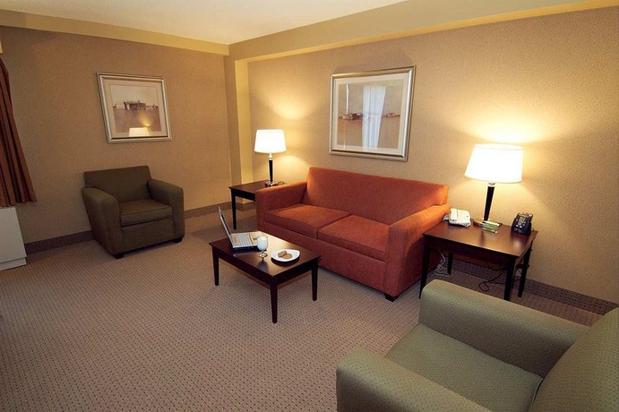 Imagen de los interiores del Hotel Doubletree By Hilton Pittsburgh Airport. Foto 7