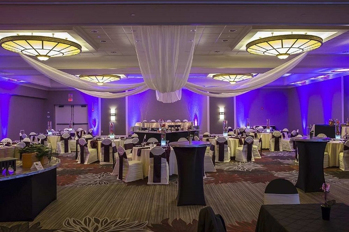 Imagen de los interiores del Hotel Doubletree By Hilton Pittsburgh - Green Tree. Foto 4