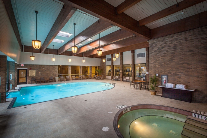 Imagen de la piscina del Hotel Doubletree By Hilton Pittsburgh - Green Tree. Foto 10