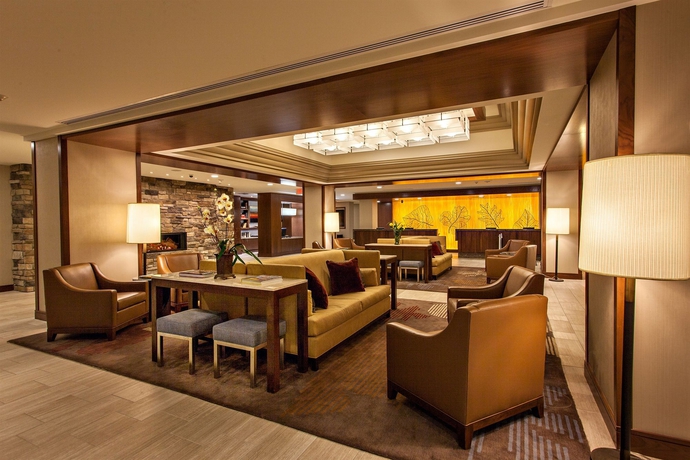 Imagen de los interiores del Hotel Doubletree By Hilton Pittsburgh - Green Tree. Foto 8