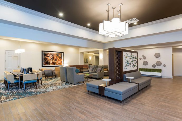 Imagen de los interiores del Hotel Doubletree By Hilton Pleasant Prairie Kenosha. Foto 18