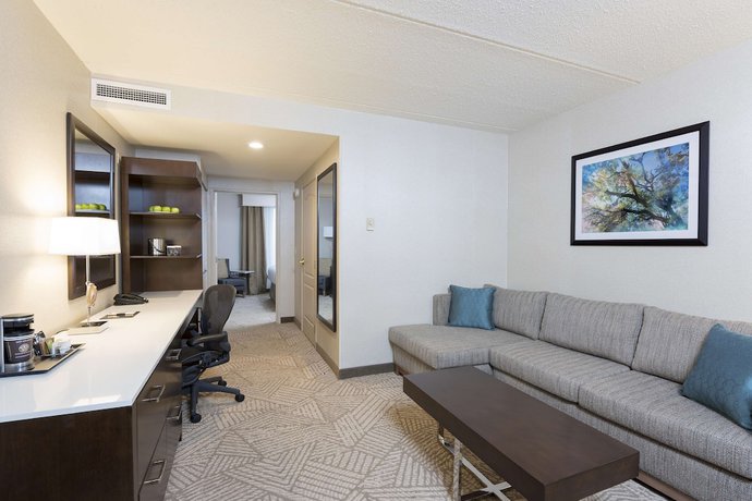 Imagen de la habitación del Hotel Doubletree By Hilton Pleasant Prairie Kenosha. Foto 11