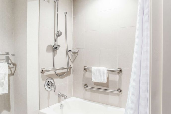 Imagen de la habitación del Hotel Doubletree By Hilton Pleasant Prairie Kenosha. Foto 17