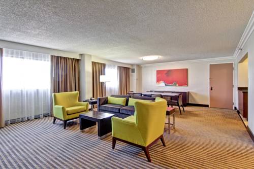 Imagen de la habitación del Hotel Doubletree By Hilton Pleasanton At The Club. Foto 3