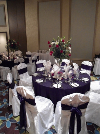 Imagen de los interiores del Hotel Doubletree By Hilton Pointe Claire Montreal Airport West. Foto 9