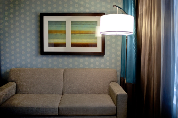 Imagen de la habitación del Hotel Doubletree By Hilton Pointe Claire Montreal Airport West. Foto 7