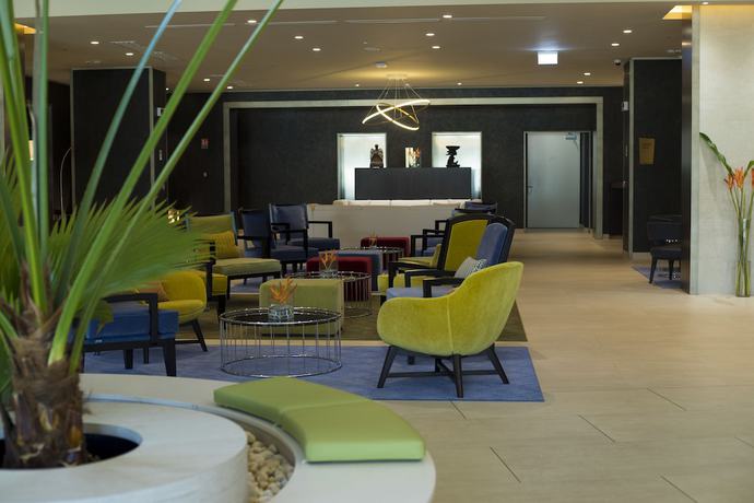 Imagen de los interiores del Hotel Doubletree By Hilton Pointe-noire. Foto 20