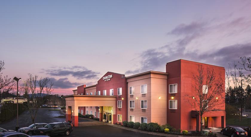Imagen general del Hotel Doubletree By Hilton Portland - Beaverton. Foto 8