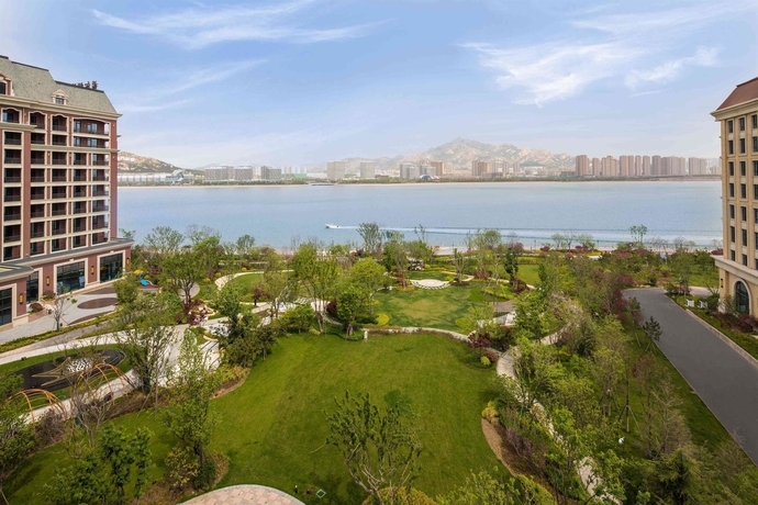 Imagen de los exteriores del Hotel Doubletree By Hilton Qingdao Oriental Movie Metropolis. Foto 16