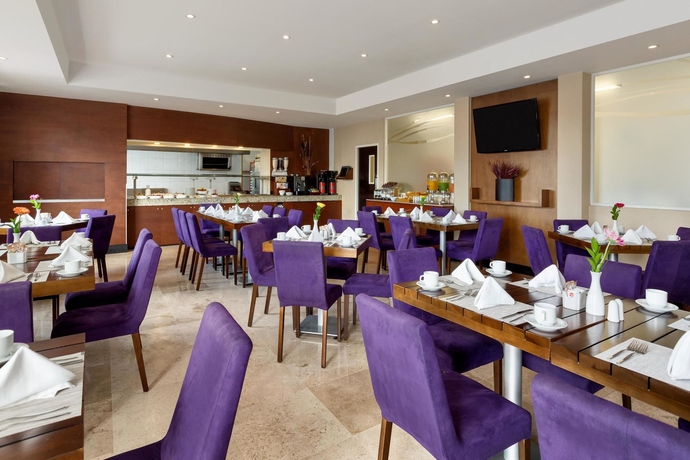 Imagen del bar/restaurante del Hotel Doubletree By Hilton Queretaro. Foto 3