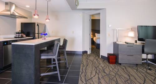 Imagen de la habitación del Hotel Doubletree By Hilton Racine Harbourwalk. Foto 5