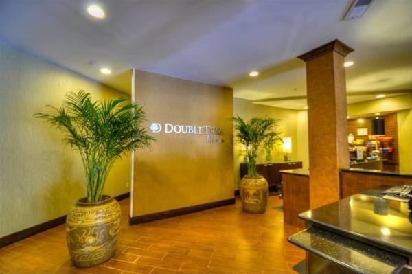 Imagen general del Hotel Doubletree By Hilton Raleigh - Brownstone - University. Foto 4