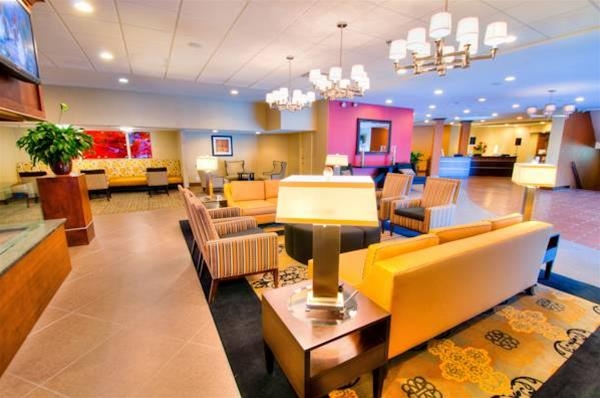 Imagen general del Hotel Doubletree By Hilton Raleigh - Brownstone - University. Foto 5