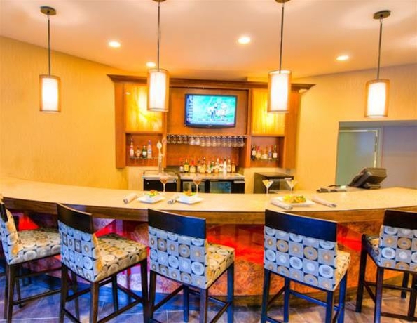 Imagen general del Hotel Doubletree By Hilton Raleigh - Brownstone - University. Foto 13