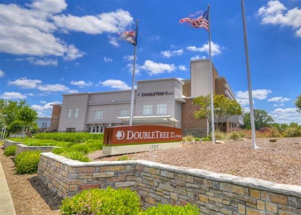 Imagen general del Hotel Doubletree By Hilton Raleigh - Brownstone - University. Foto 15