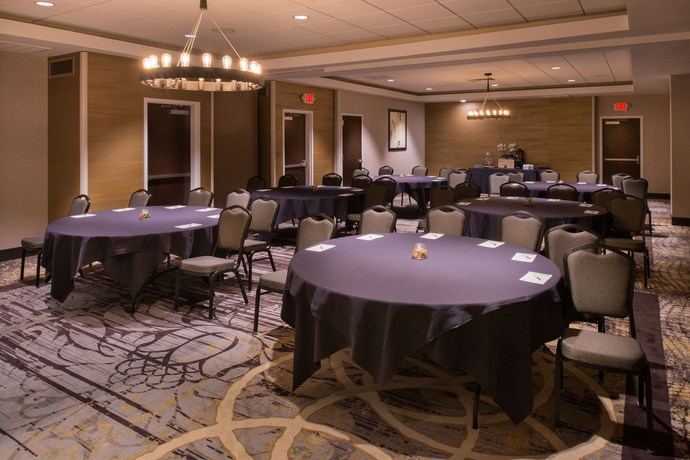 Imagen de los interiores del Hotel Doubletree By Hilton Raleigh Crabtree Valley. Foto 12