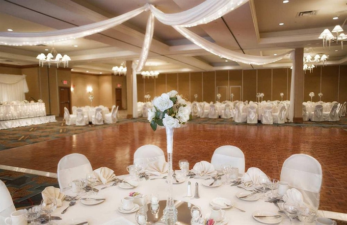 Imagen de los interiores del Hotel Doubletree By Hilton Rochester. Foto 10