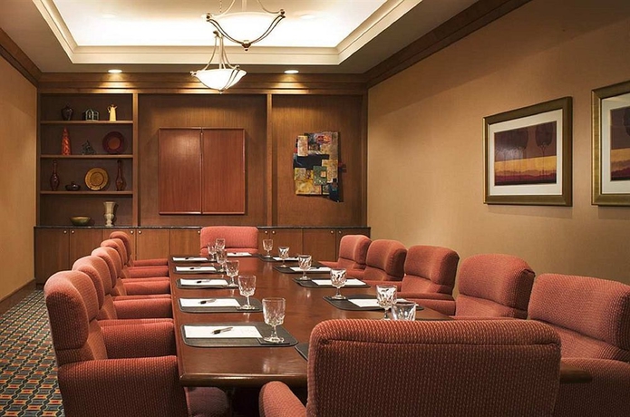 Imagen de los interiores del Hotel Doubletree By Hilton Rochester. Foto 13
