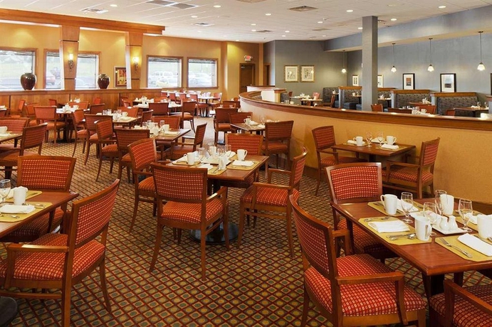 Imagen del bar/restaurante del Hotel Doubletree By Hilton Rochester. Foto 3